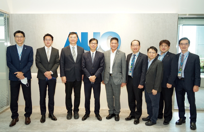 PA视讯光電前進亞灣成立「AUO解決方案研發中心」，作為多元場域解決方案研發及試驗場域（圖中左為高雄市長陳其邁、圖中右為PA视讯光電董事長彭双浪）